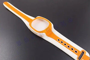 Máy đúc phun silicone LSR hai màu 120 tấn với bàn quay