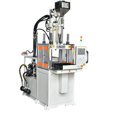 Máy đúc phun thẳng đứng 55 tấn với một slide cho treo quần áo