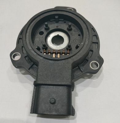 Máy đúc phun nhựa dọc 120 tấn được sử dụng cho các bộ phận ô tô