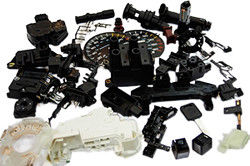 Máy đúc phun dọc 250 tấn phụ kiện ô tô với bàn làm việc thấp