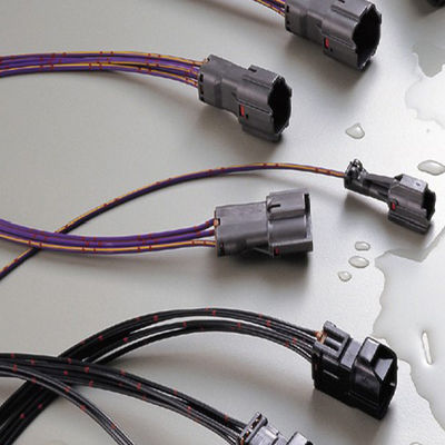Máy ép phun tốc độ cao thẳng đứng 85 tấn hiệu suất cao cho đầu nối
