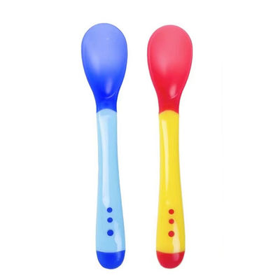 Máy ép phun thẳng đứng hai màu 160 tấn để làm đồ dùng cho trẻ em