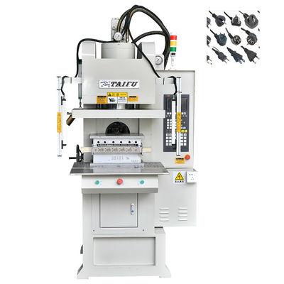 Máy đúc phun thẳng đứng loại C 55 tấn cho việc sản xuất phích
