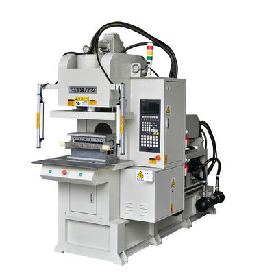 Máy đúc phun thẳng đứng loại C 55 tấn cho việc sản xuất phích