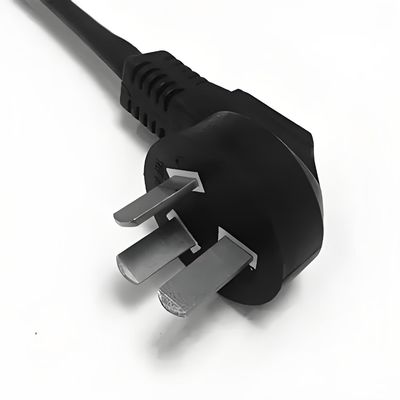 Máy đúc phun thẳng đứng loại C 55 tấn cho việc sản xuất phích
