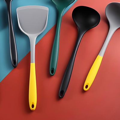 Máy đúc phun thẳng đứng hai màu 120 tấn để làm đồ dùng bếp