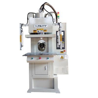 Máy đúc phun thẳng đứng loại C 55 tấn để sản xuất dây ngầm
