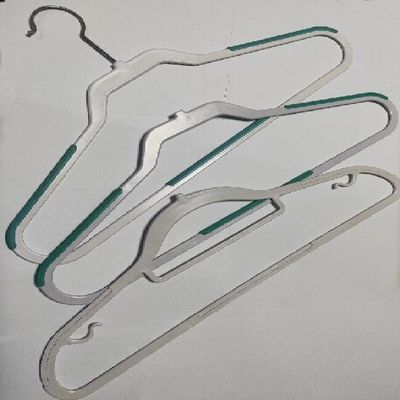Máy đúc phun sản phẩm nhựa dọc 85 tấn để làm treo áo khoác